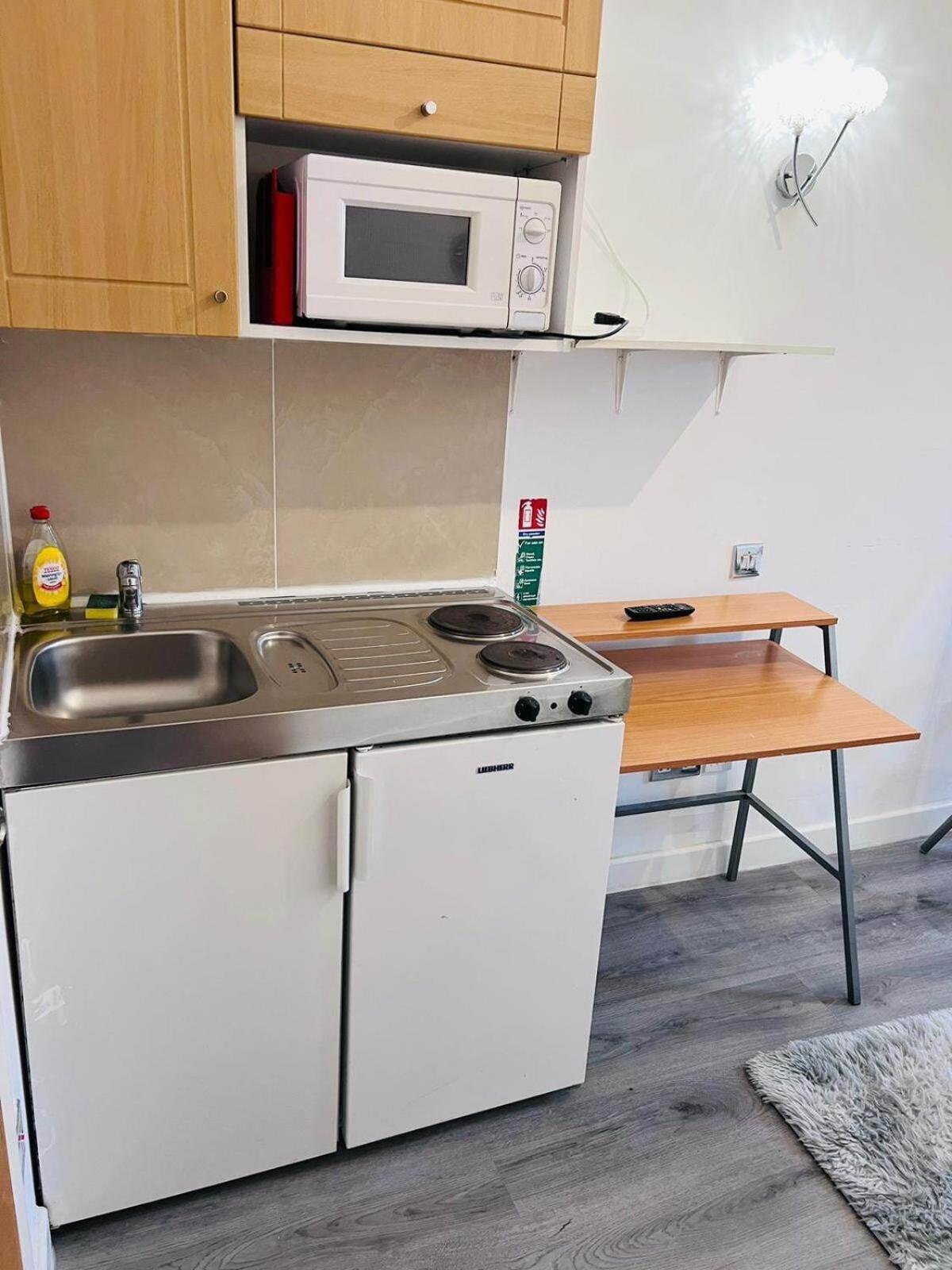 F203-fantastic Second Flr Near Hyde Park Londen