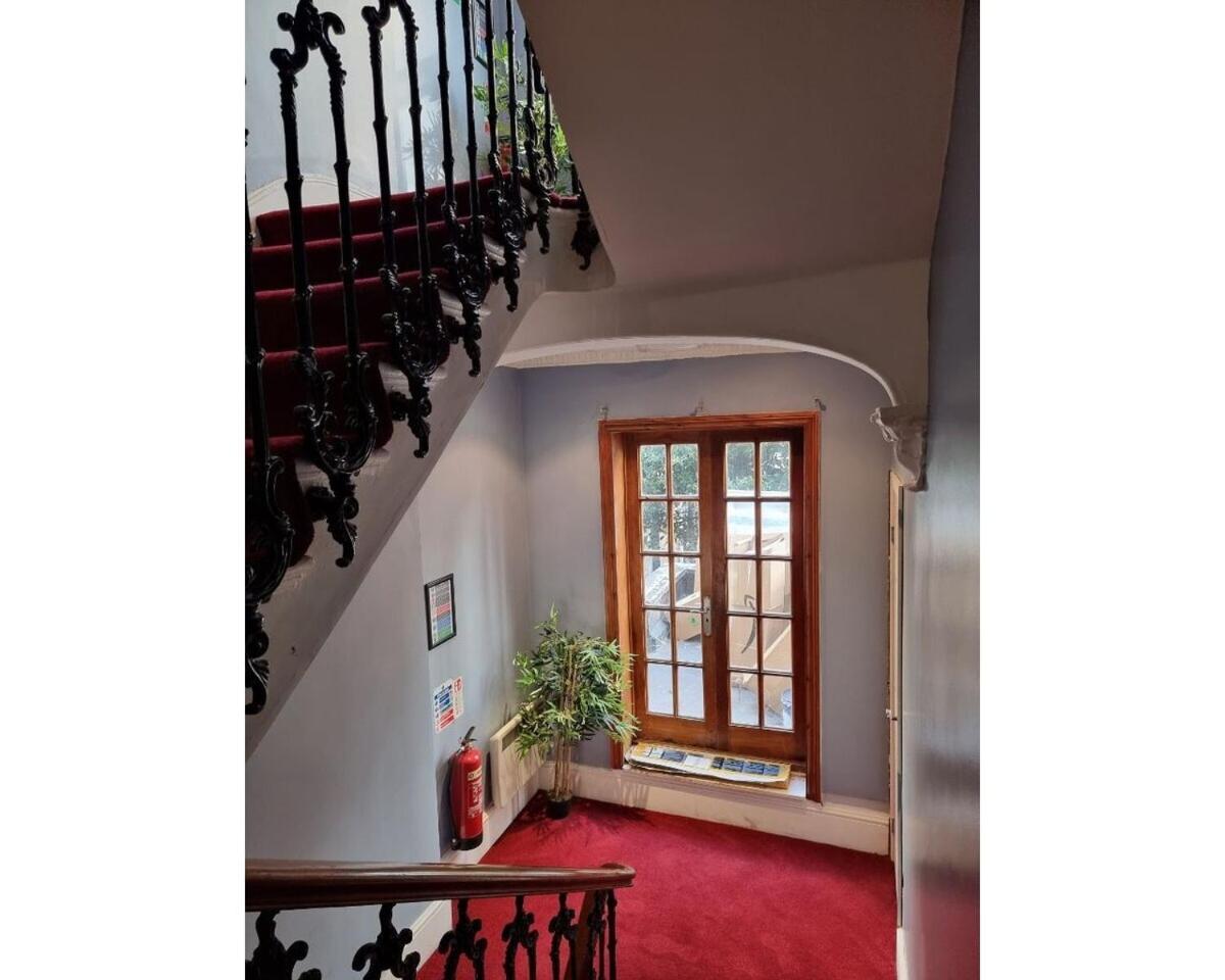 F203-fantastic Second Flr Near Hyde Park * Londen