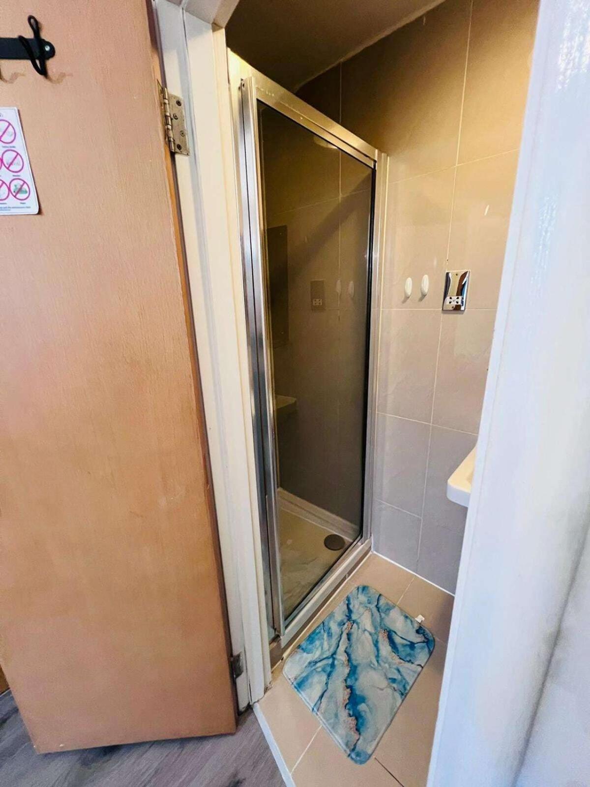 F203-fantastic Second Flr Near Hyde Park Appartement Londen